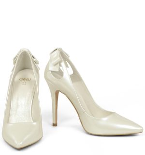 GASSU EVIE perłowe szpilki ślubne w odcieniu ecru - z przodu