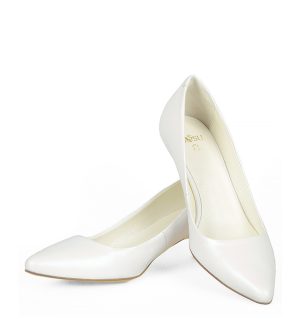 GASSU MICHELLE - Białe czółenka na kaczuszce - z przodu