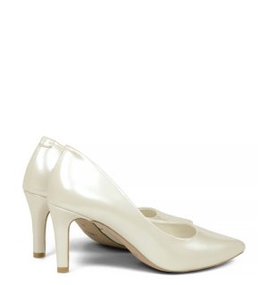 GASSU RIKO kremowe niskie szpilki wykonane ze skóry naturalnej - po skosie