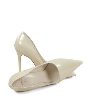 HAILEY - Wysokie ecru szpilki z perłowej skóry - z przodu