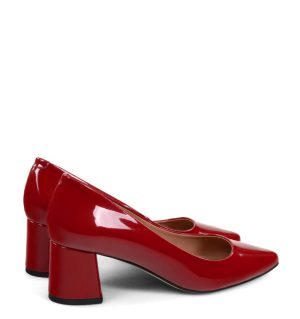 ADEL- Czerwone czółenka na słupku z lakierowanej skóry - po skosie