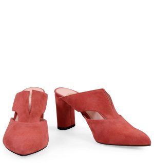 MAGGIE - Czerwone klapki na słupku zamszowe - z przodu