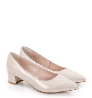 Gassu Weronica Bezowe czółenka na płaskim obcasie - z przodu