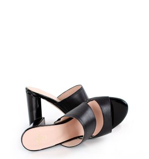 LUNA - Eleganckie, czarne klapki na słupku - z przodu