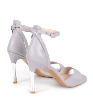 szpilki w kolorze brudny róż - po skosie