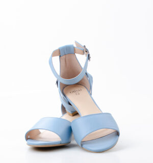 GINA - Niebieskie sandałki na niskim obcasie - obrazek 5