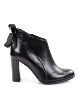 kelly1-black KELLY - botki czarne na słupku - bokiem